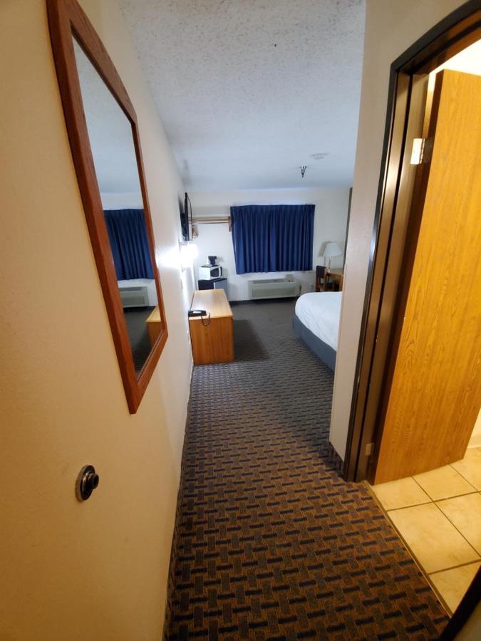 Hibbing Inn And Suites Экстерьер фото