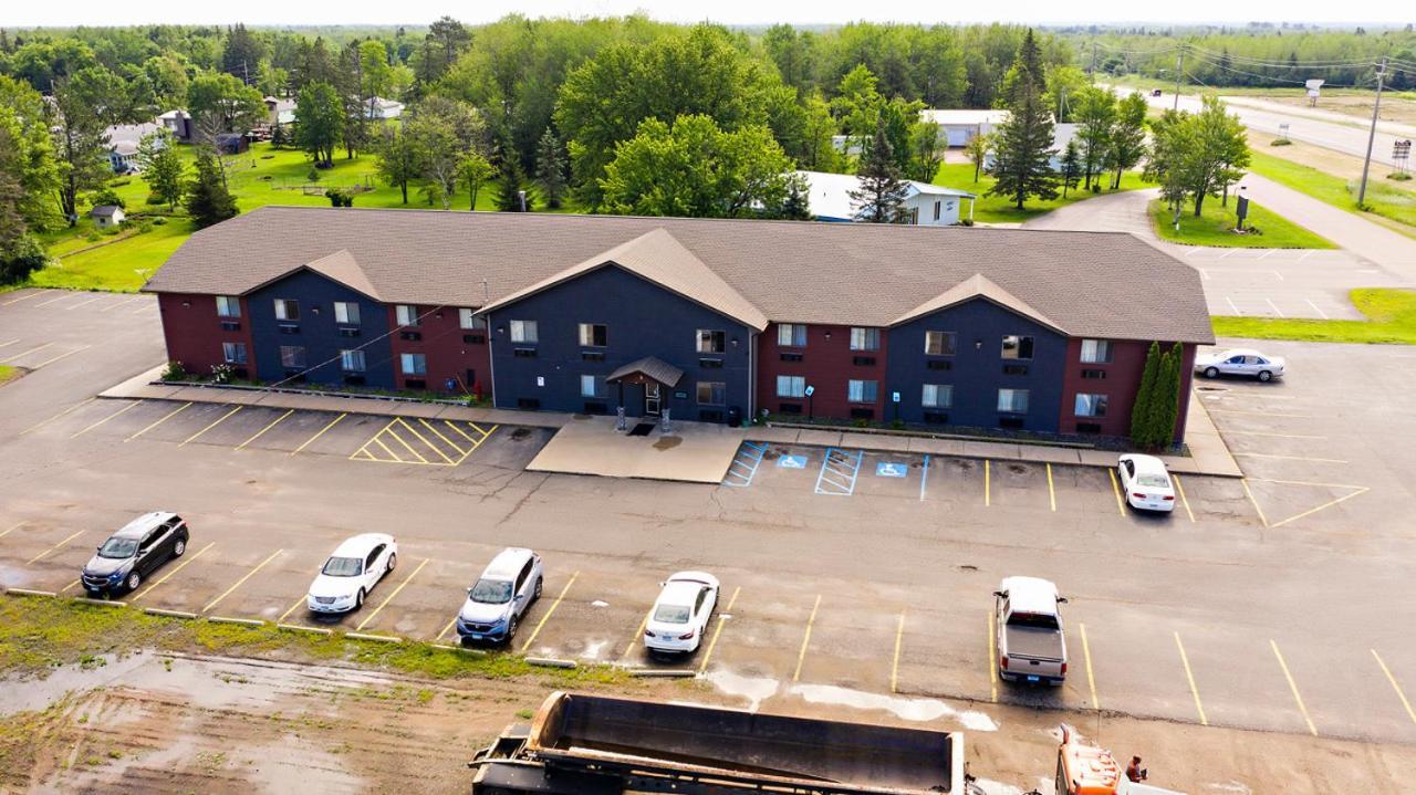 Hibbing Inn And Suites Экстерьер фото
