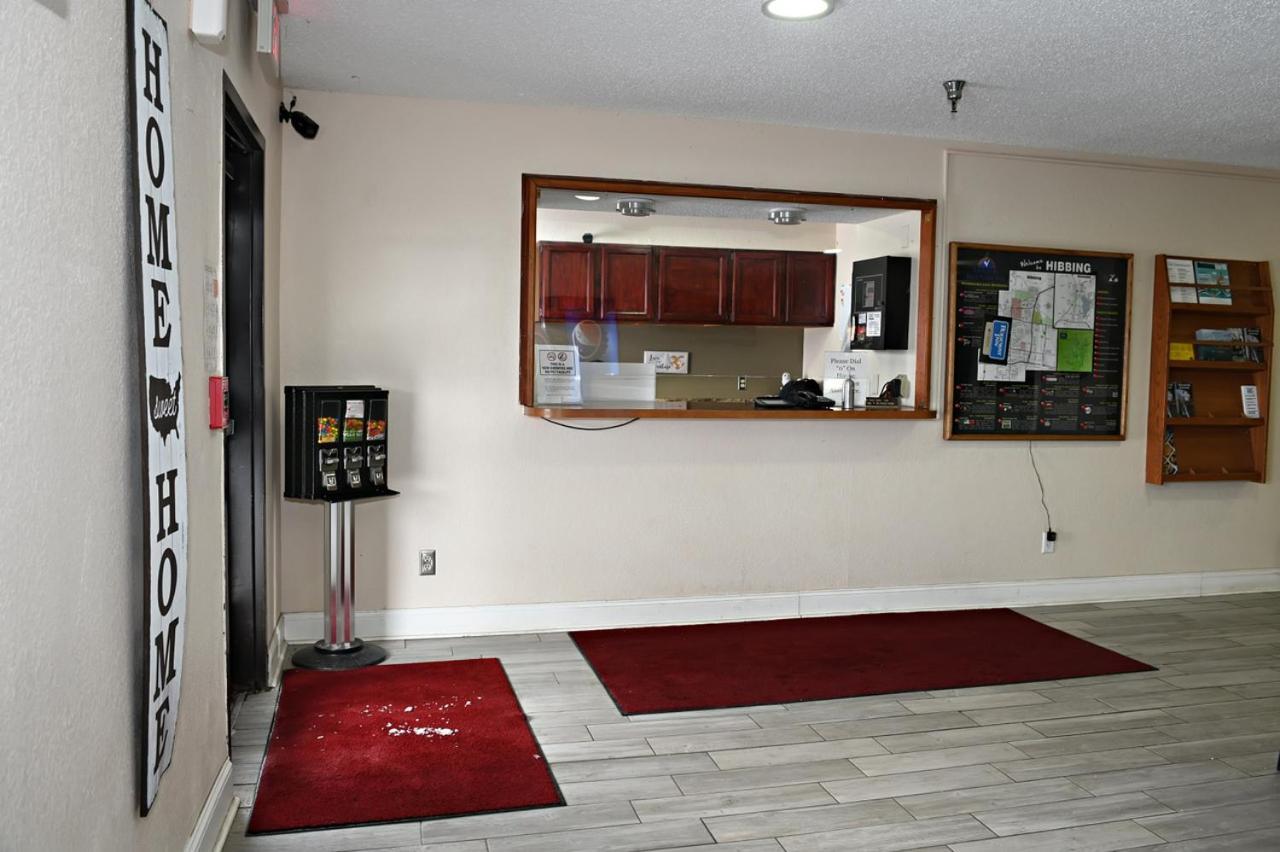 Hibbing Inn And Suites Экстерьер фото